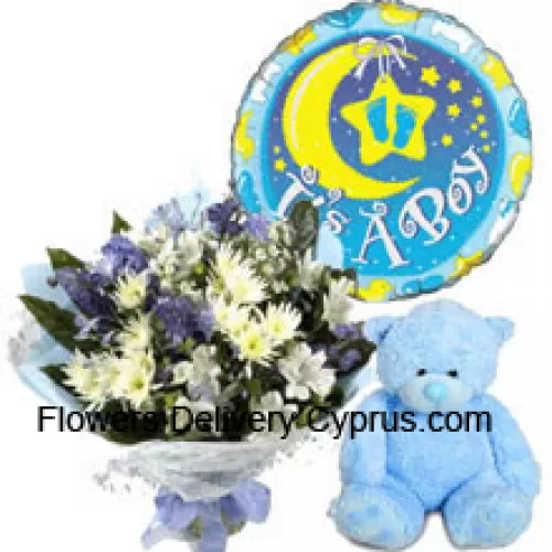 Bouquet de fleurs assorties, un ours en peluche mignon et un ballon pour garçon